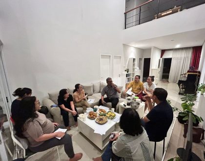 OPOSISI KESUKAAN MELAYANI